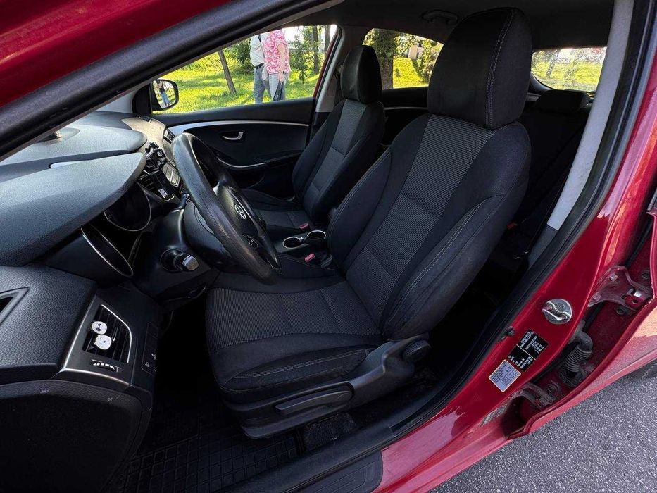 Hyundai i30 1.6 II покоління хетчбек червона хюндай