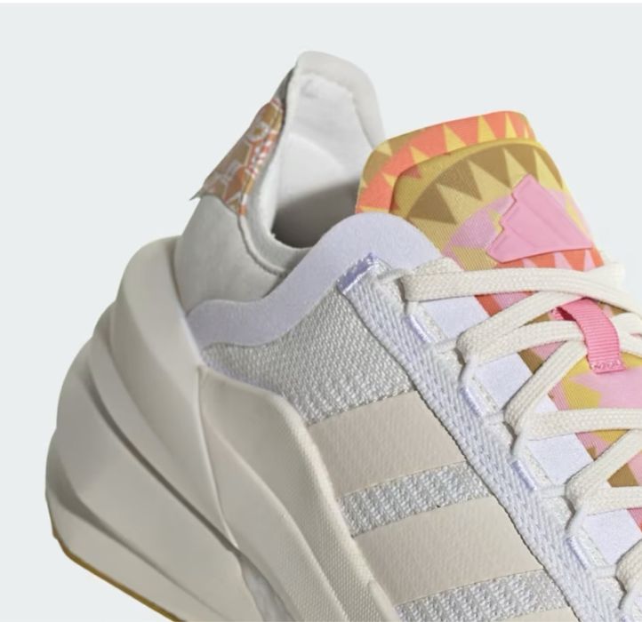 Жіночі кросівки Adidas Avryn X