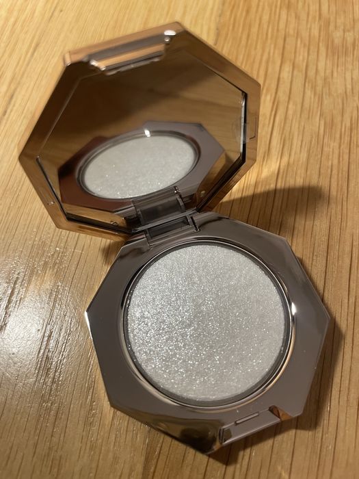 Fenty Beauty Diamond bomb how many carats