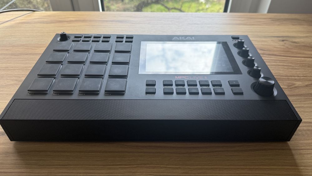 Akai Live 2 - Jak Nowe - Gwarancja - UDG Case i second skin w cenie