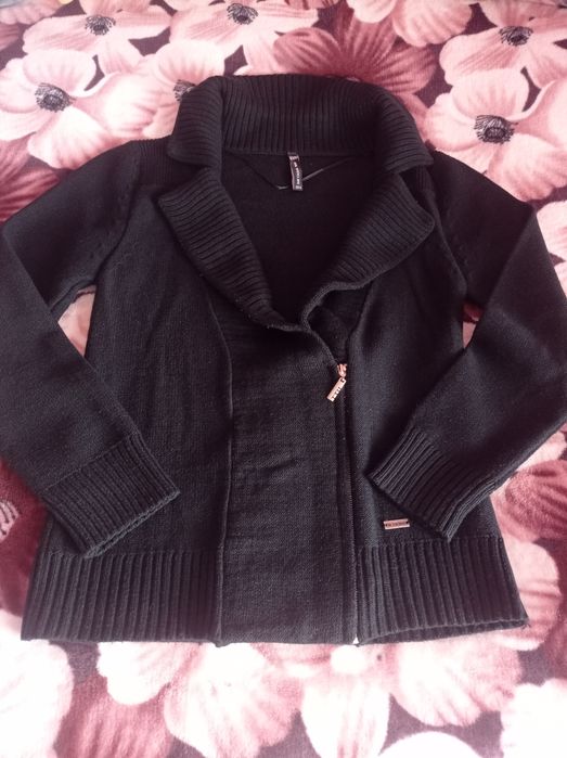 Damski sweterek czarny r.42
