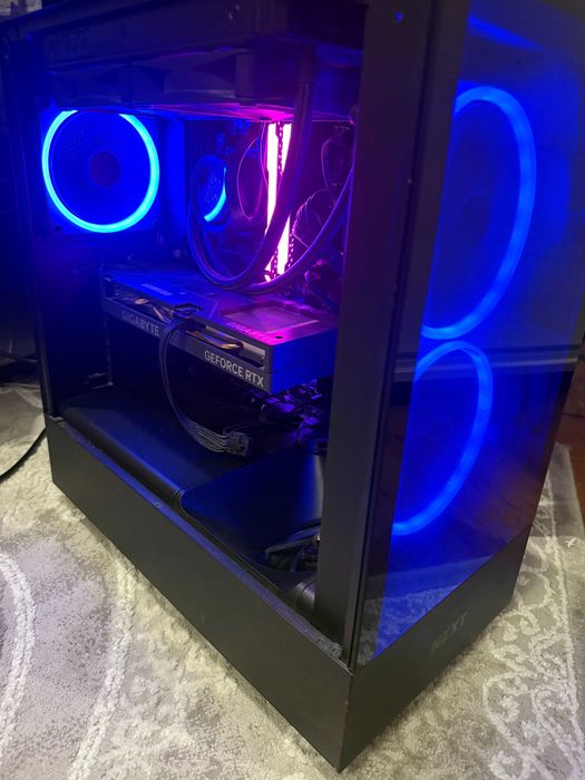 Komputer Ryzen7 5800X/RTX 4060oc/16gb ram/DWA monitory