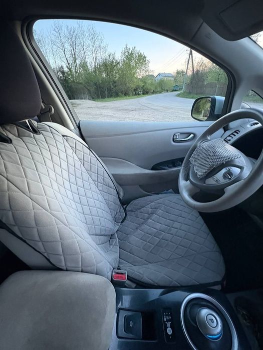Nissan leaf 2012