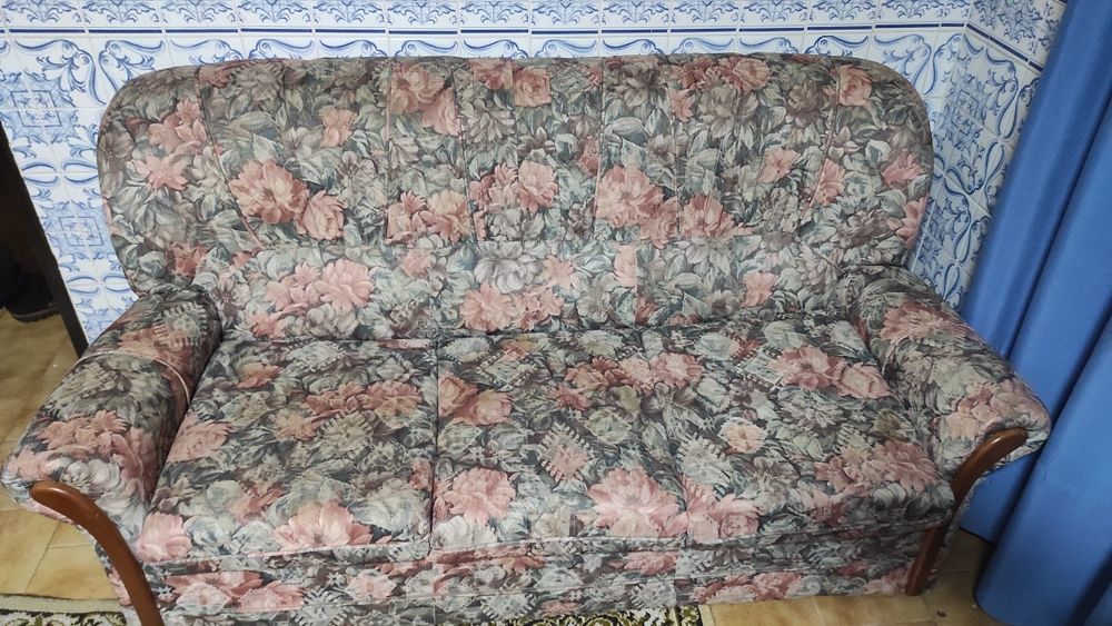 Conjunto de Sofás (3 lugares + 2 individuais)