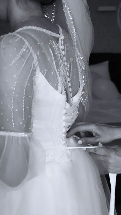 Весільне плаття.