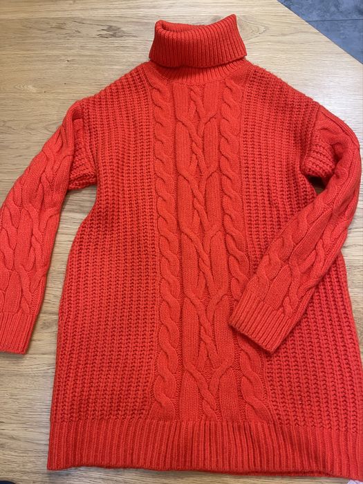 Светр з великим горлом