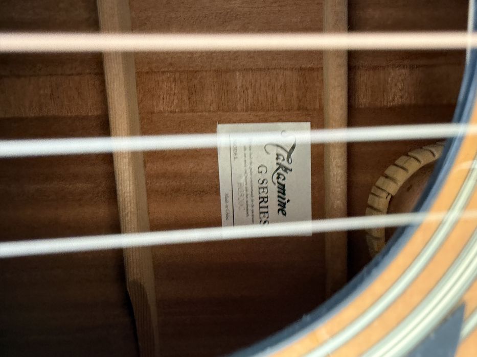 Guitarra Takamine BG320