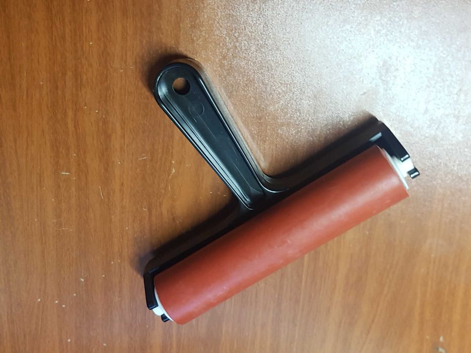Wałek gumowy 15 cm do technik graficznych