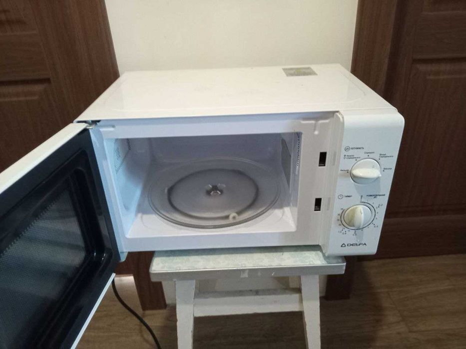 Мікрохвильова піч DELFA MD20MW