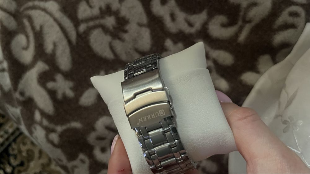 Новий годинник Curren