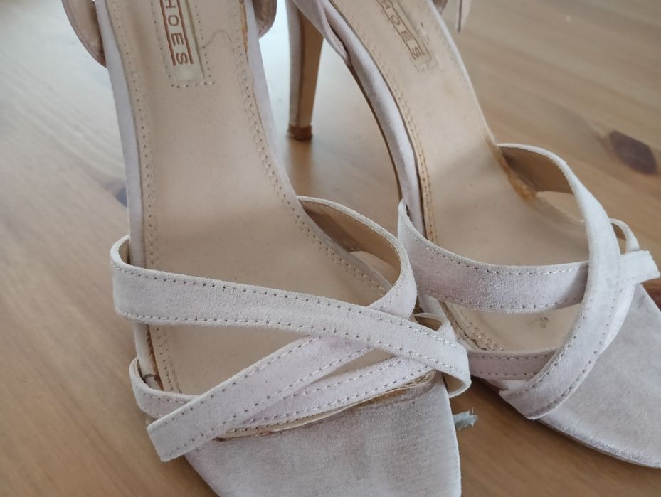 Piękne buty pudrowy róż - stan bardzo dobry!