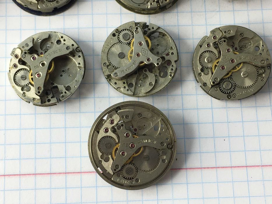 Механизмы наручных часов Полет будильник остатки СССР на запчасти