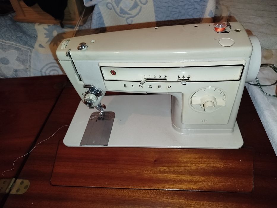 Máquina de costura Singer