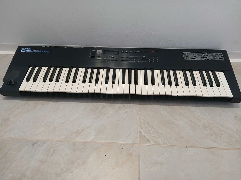 Roland D 5 syntezator klawisz organy ( Yamaha Korg)