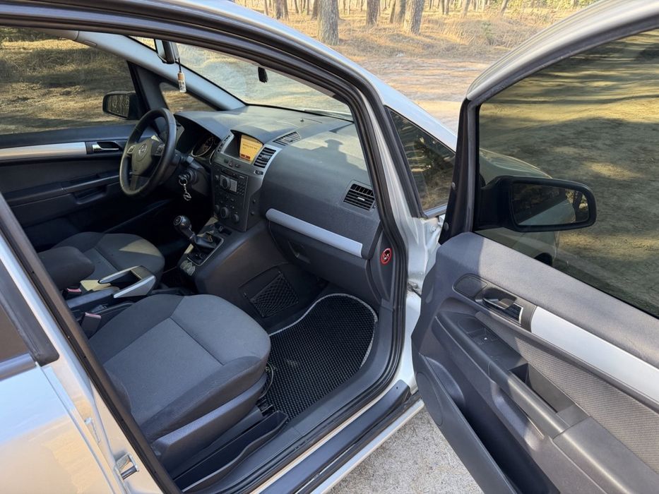 Продам Opel Zafira B