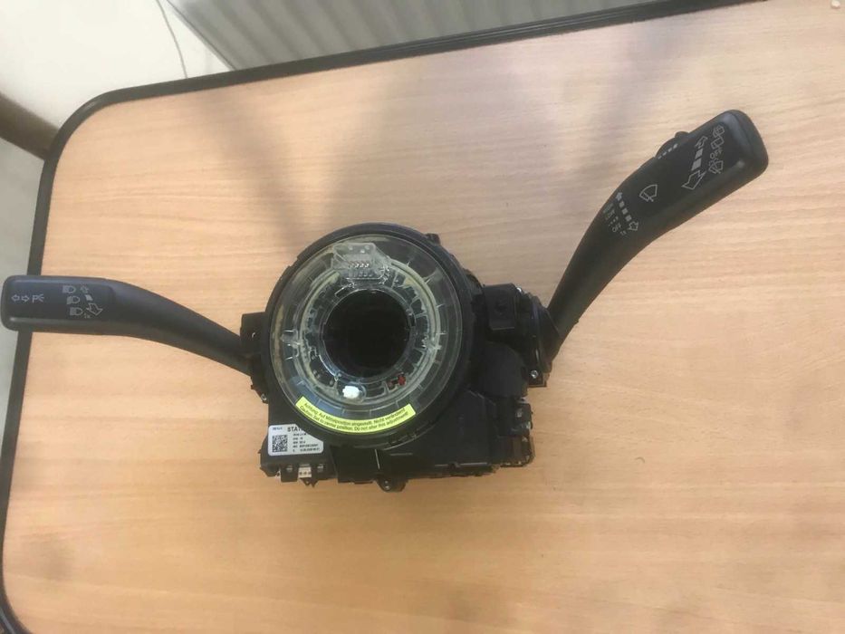 підрульовий перемикач (стрекоза) і блок-шлейф-кільце на Audi A4 B 8