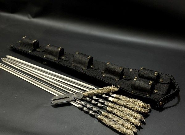 Набір шампурів з чарками і вилкою " Дикі звірі " у шкіряному колчані. Подарунок мисливцю, чоловіку, сину, батькові