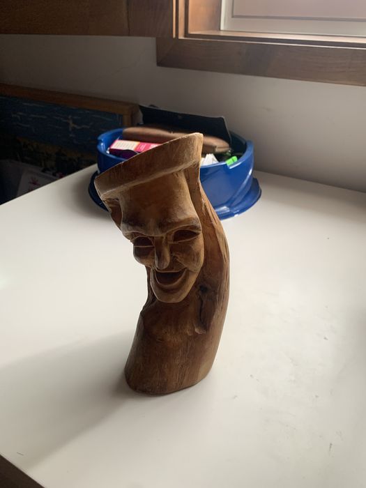 Estatua esculpida á mao , estatua madeira