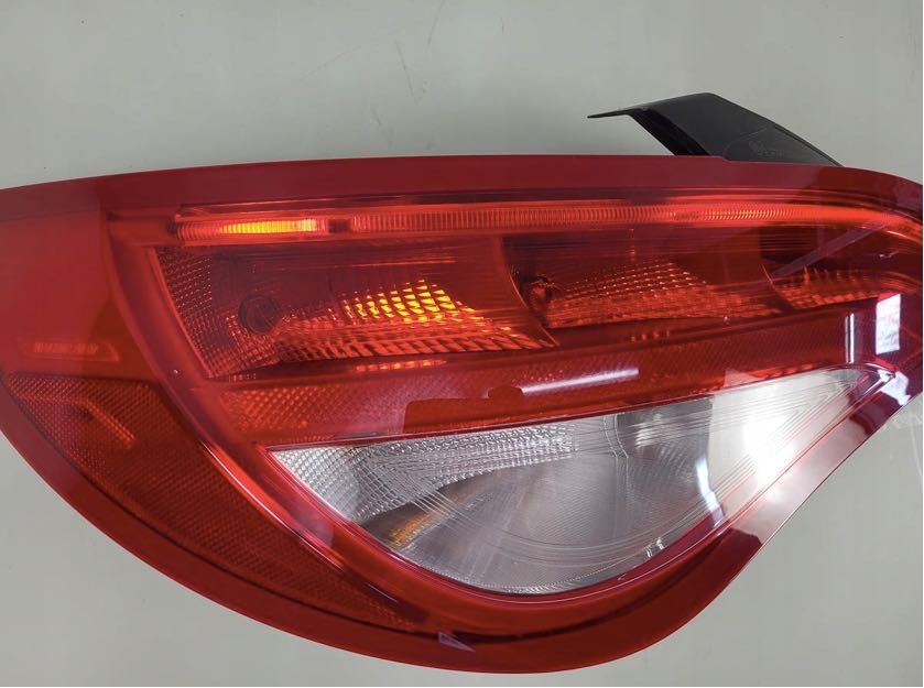 lampa lewy tył lewa tylna MERCEDES CLA C117 W117