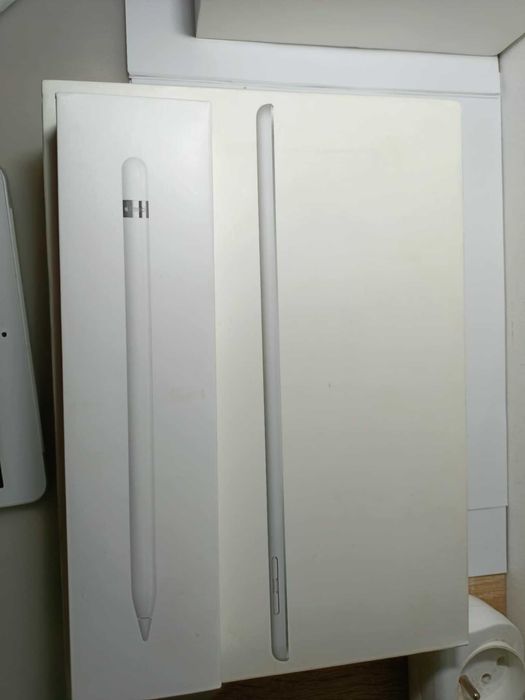 iPad plus pencil, 6 generacji