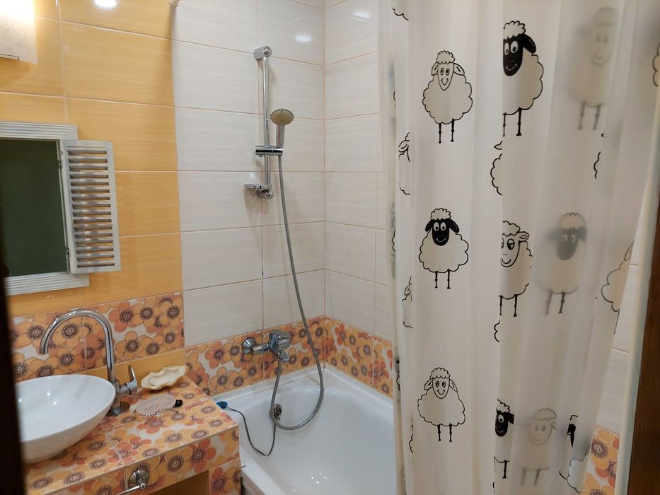 Оренда квартира трикімнатна 65м.  8 поверх, м. Канів, власник