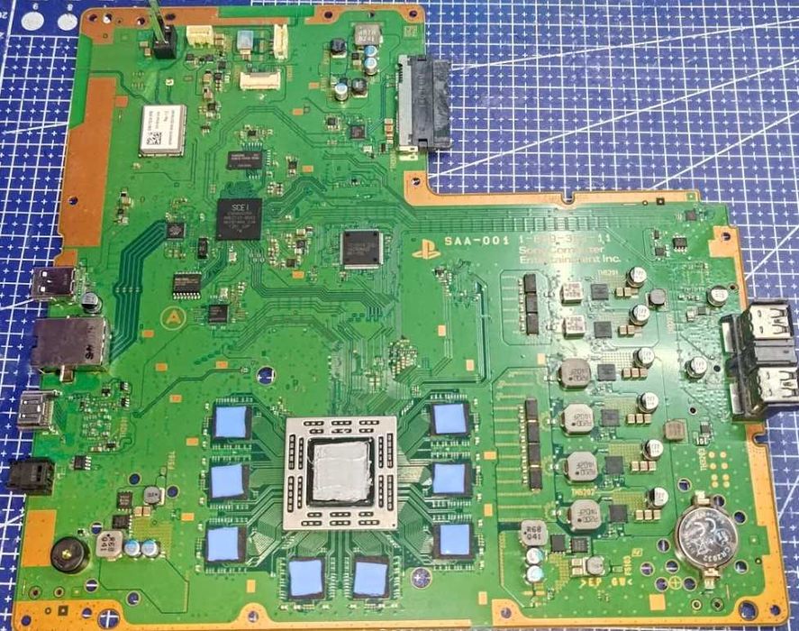 PS4 FAT przerobiona Jailbreak Hen 10.01 + 2 pady + SPA wyczyszczona