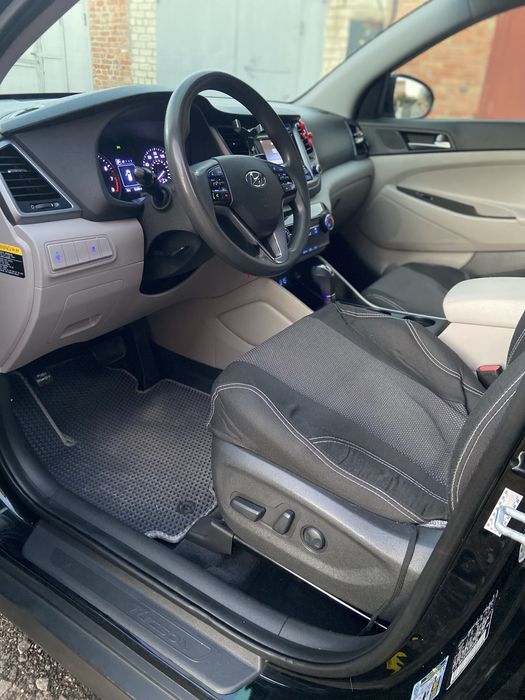 Hyundai Tucson Limited 2.0 2016 автомобіль