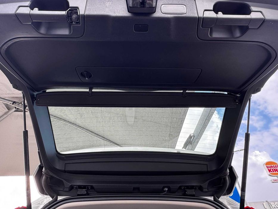 Volvo XC60 T8 Plug-in Hybrid AWD AWD Momentum Plus 2019 – Full Extras