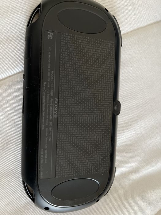 Vendo PS Vita tras um cartão de 8G de memoria