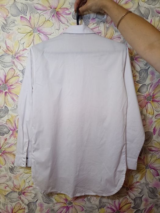 Продаю дівчачу шкільну сорочку Colabear