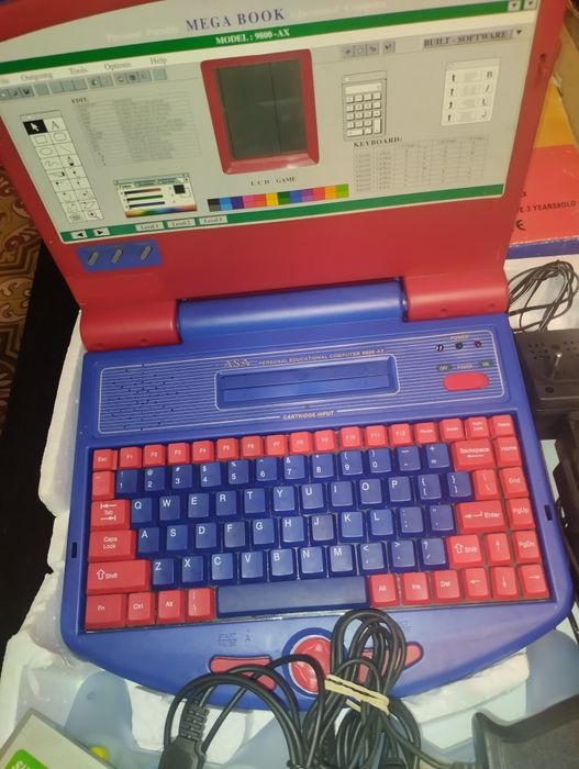 Consola antiga anos 90