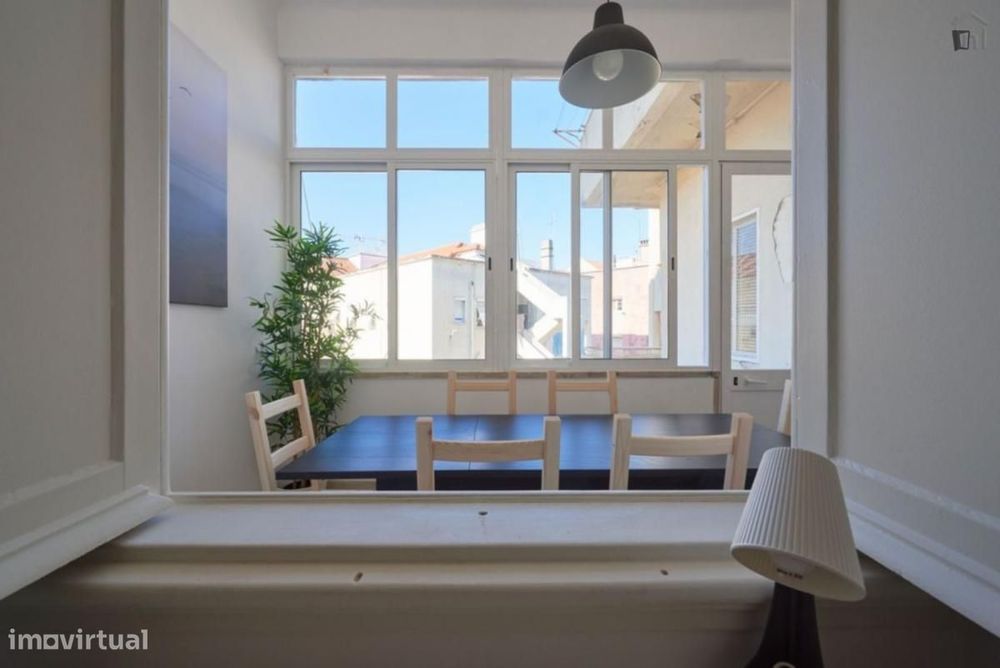 Quarto - localizado em Alameda Lisbon