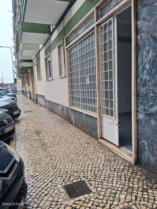 Loja no Dafundo, Oeiras - Oportunidade Única!