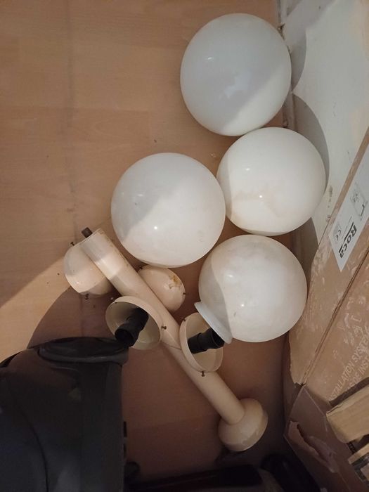 Lampa na duże 4 klosze - duże kule