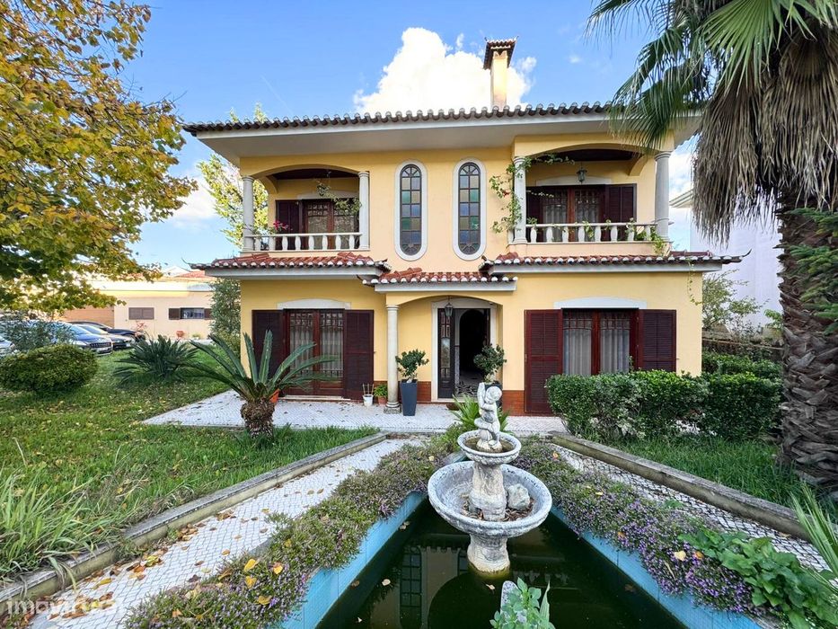 Moradia T3 inserida num lote com 663m2 para venda.