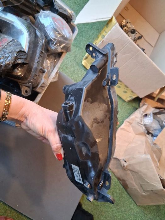 prawy halogen volvo xc90