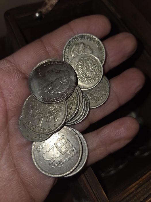 Vendo moedas escudo