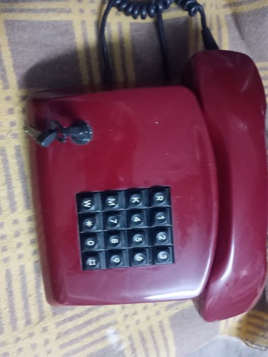 Klawiszowy stacjonarny z kluczykiem Telefon z Austrii firmy kapsch