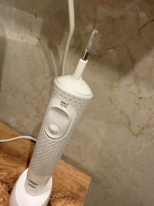 Szczoteczka elektryczna oral b