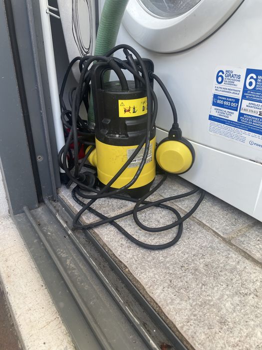 Bomba de agua com mangueira