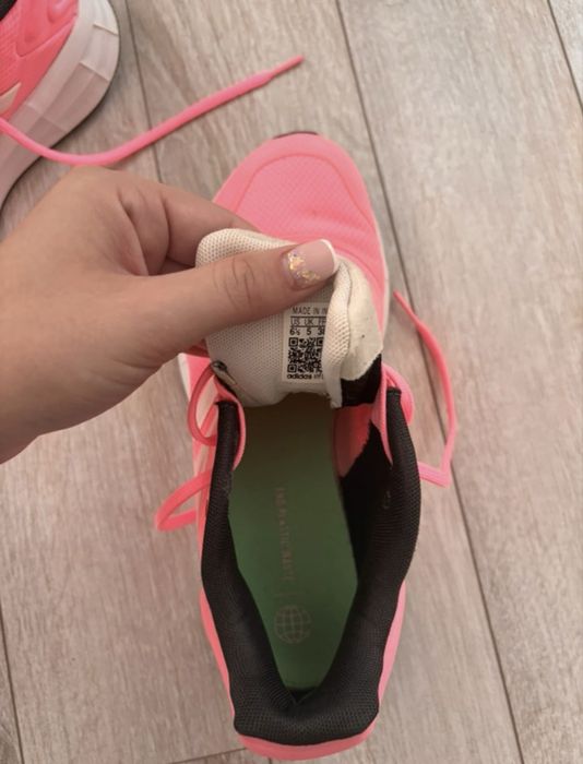Buty sportowe marki Adidas