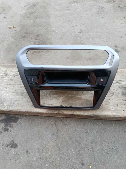 Магнітола штатна з Сітроен с елізе.Пежо 308