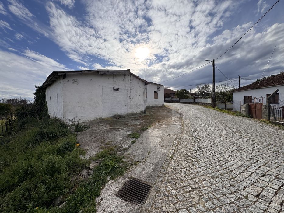 Moradias em Codesoso  (celorico de basto)