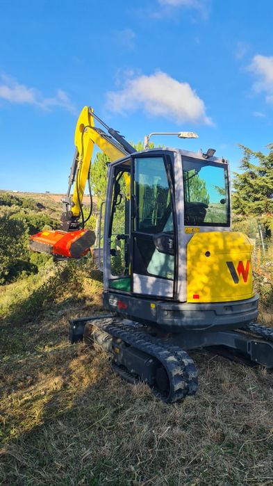 Serviços giratoria com manobrador. .