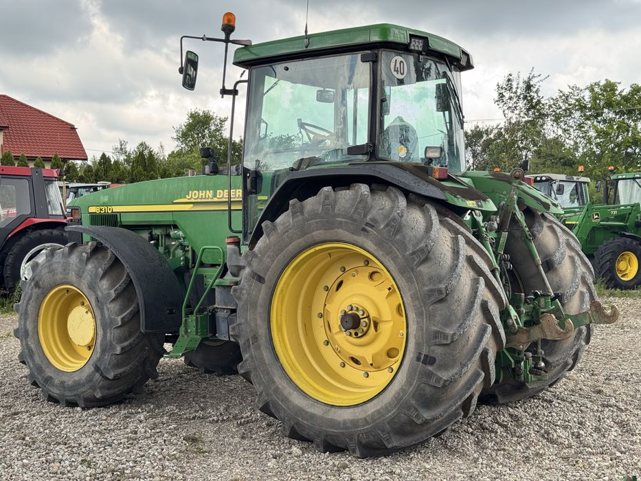 Ciągnik JOHN DEERE 8310 z Niemiec - Sprowadzony