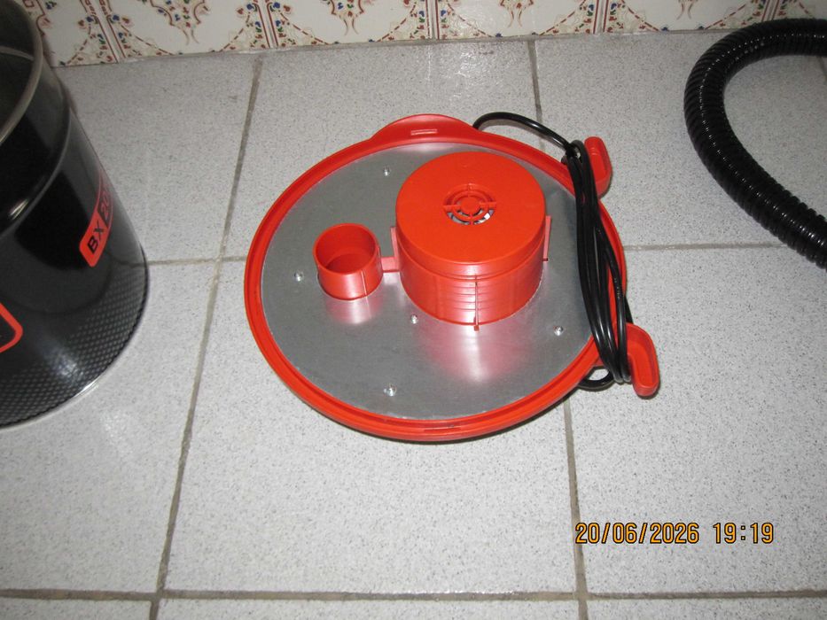 Aspirador de Cinzas para churrasqueiras Black+Decker