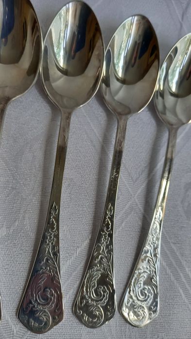 Столовые приборы.