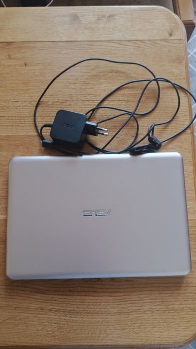 Ноутбук Asus r209h