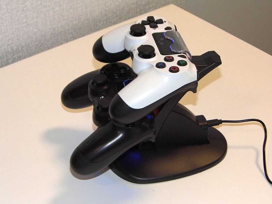 Nowa podwójna ładowarka do padów PlayStation 4