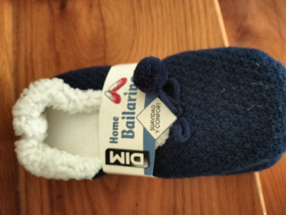 Pantufas quentinhas novas seladas